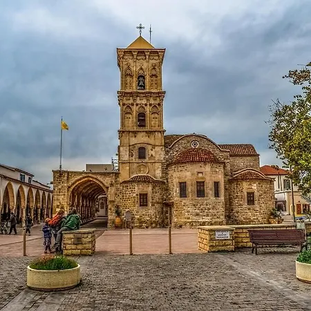 Luxury Apartment, Near Pinikoudes アパート