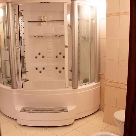 Luxury Apartment, Near Pinikoudes Apartment