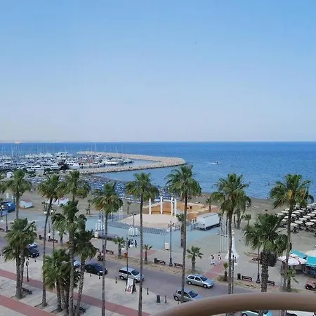 Luxury Apartment, Near Pinikoudes * Larnaka